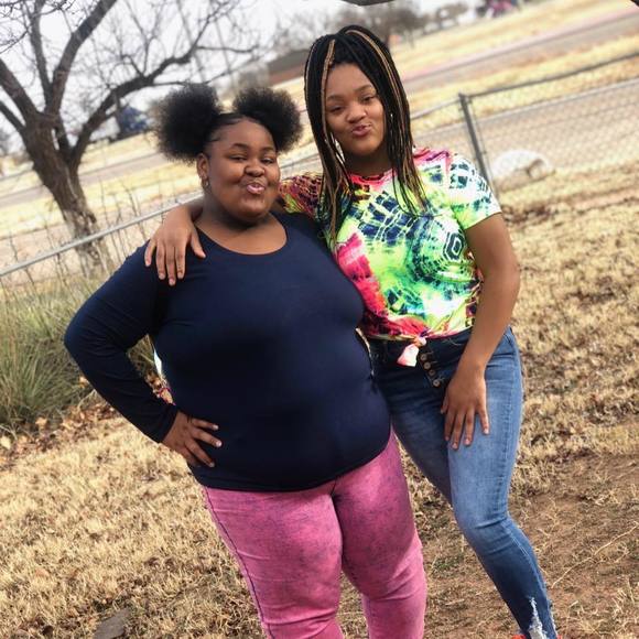 Meet your Posher, Nicole - Picture 1 of 1